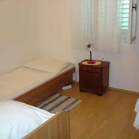 Jelena Apartmán *