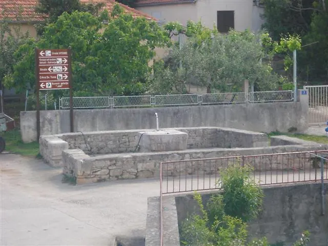 Apartament Jelena Tkon