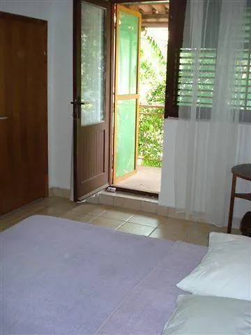 Lägenhet Jelena Tkon